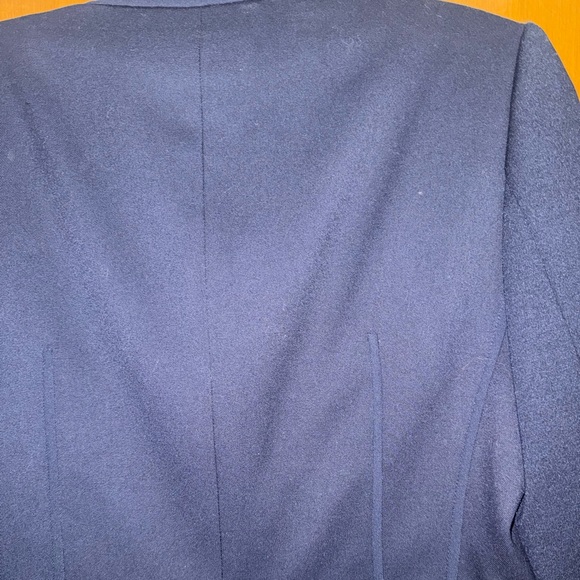 Navy  T Tahari size 6 suit blazer and slacks. - Picture 5 of 5